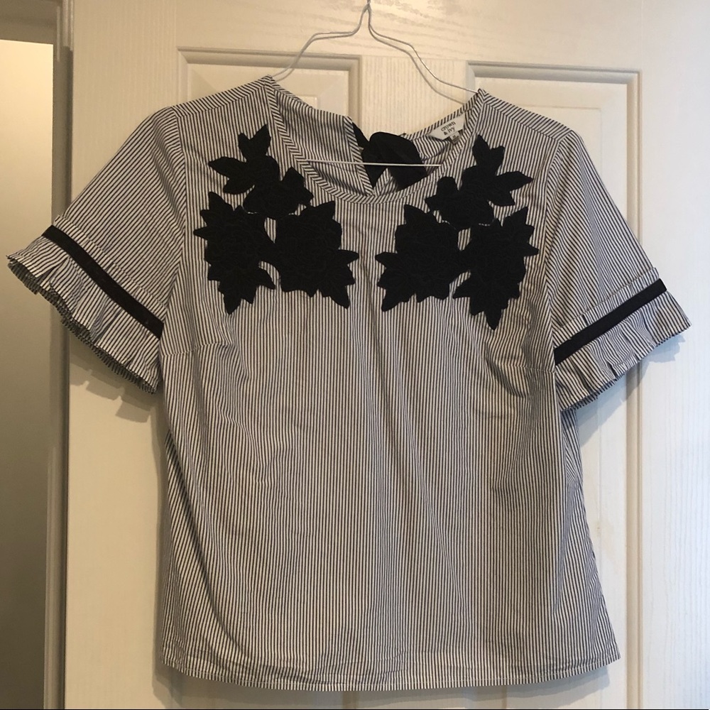 Crown & Ivy Top
